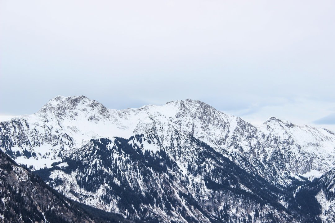 Photo Snowy mountains