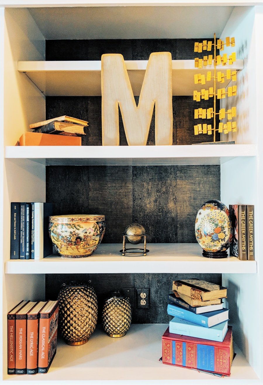 Photo Maximalist home decor