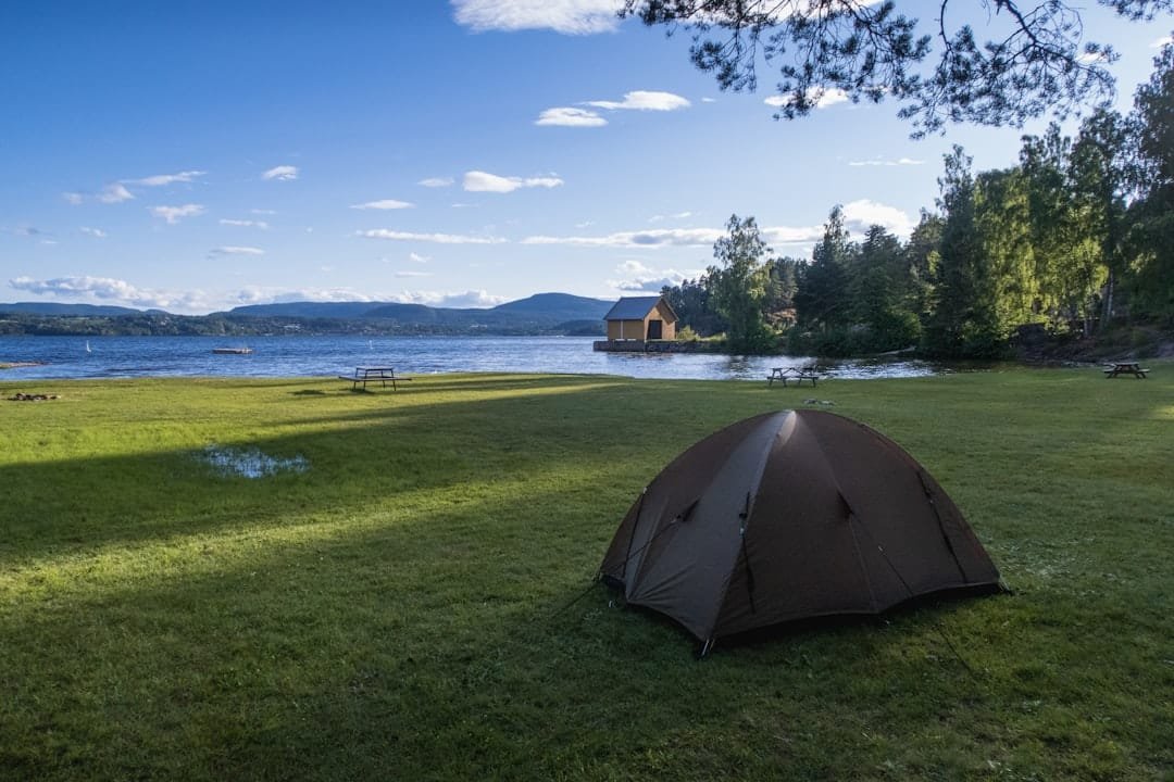 Photo Lakeside Camping